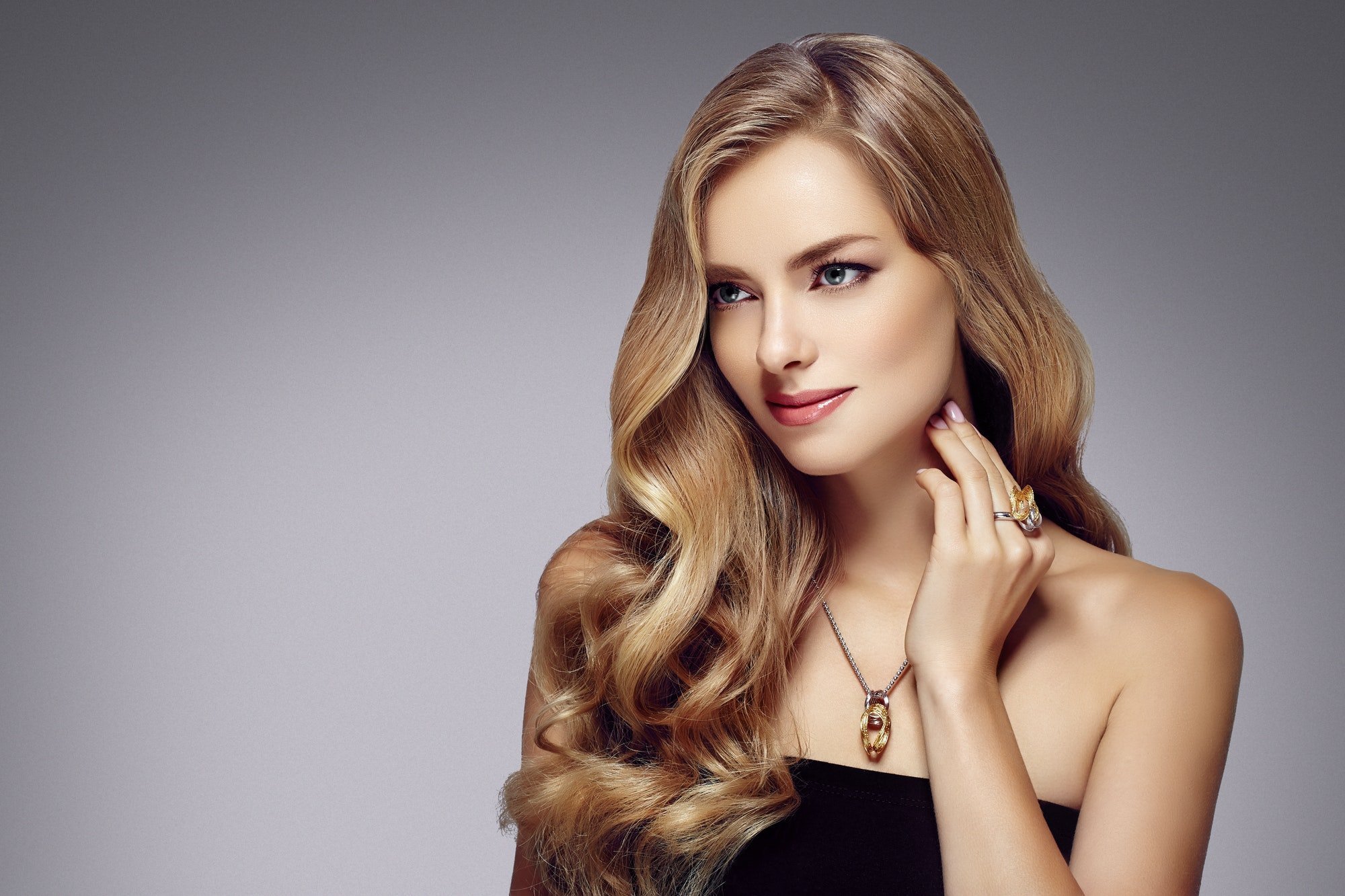 Glamour healthy hairstyle woman long blonde hair